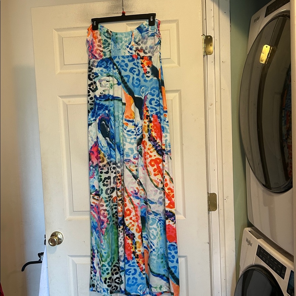 Venus halter multi-colored abstract animal print Maxi Dress Size Medium - Picture 5 of 7
